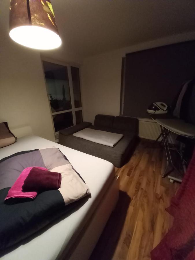 Tolle Private 2-Zimmer Wohnung Im Szene Bezirk Berlin-Friedrichshain ภายนอก รูปภาพ